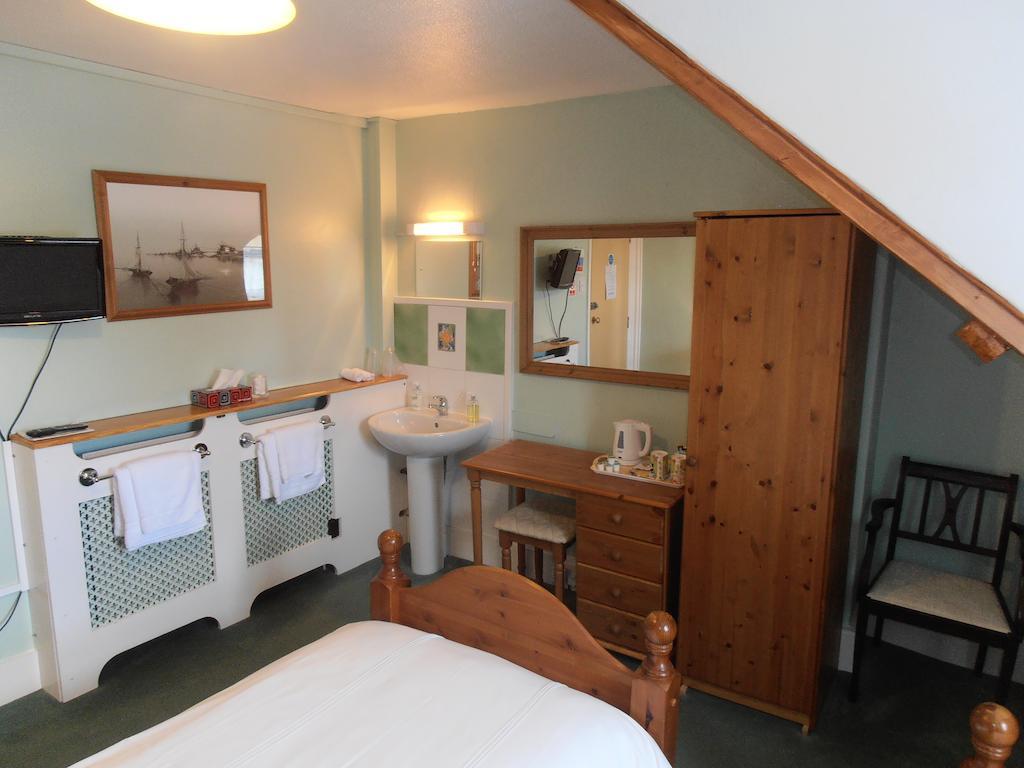 Meadowlea Guest House Okehampton Oda fotoğraf